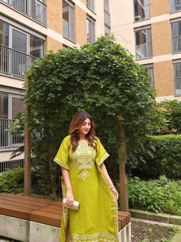 ❤️💐ENHANCE THE BEAUTY OF YOUR WARDROBE WITH THIS NEWLY LAUNCHED FAUX GEORGETTE KUFTAN-PANT SET💐❤️ (014)