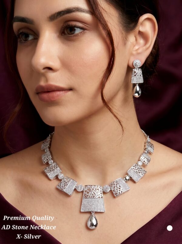 PREMIUM SILVER PLATED AMERICAN DIAMOND CHOKER NECKLACE SET WITH MATCHING EARRINGS (003)