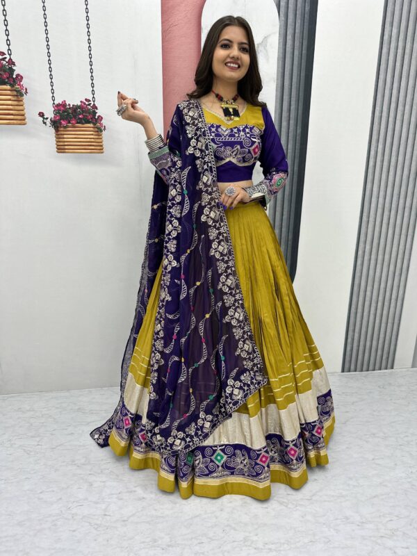 🥢💃🏿👗💌Launching Navratri Special Pure Cotton Lehenga Choli 👗💌🥢💃🏿 (084)